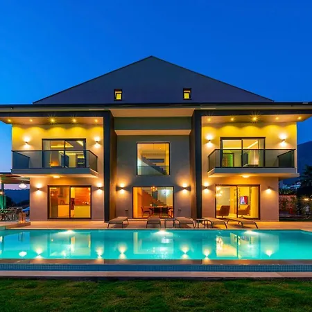 Iskenderun Sleeps 7 With Pool Air Con And Wifi Villa