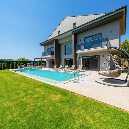 Iskenderun Sleeps 7 With Pool Air Con And Wifi