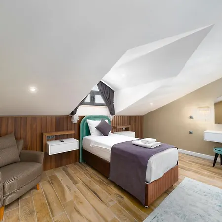 Iskenderun Sleeps 7 With Pool Air Con And Wifi *